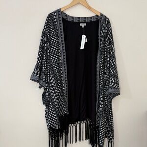 NWT Avenue Black & White Fringe Kimono Size 26/28 Boho Layering Piece Southwest